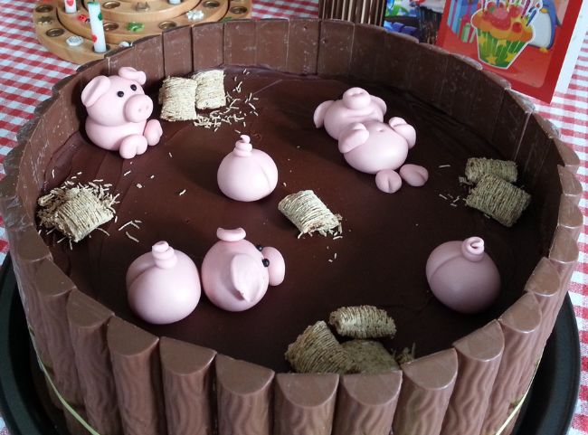 Schweine im Schlammbad-Torte